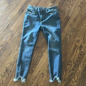 Judy Blue shark bite hem Denim Jeans size 15/32